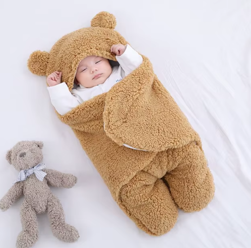 Couverture de sommeil pour bébé avec capuche et oreilles adorables pour l’hiver